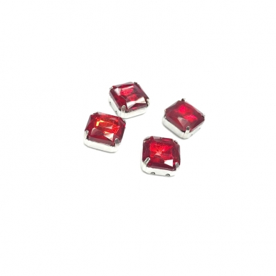 10mm raudonos sp. kristalai sidabro sp. rėmeliuose, 4vnt