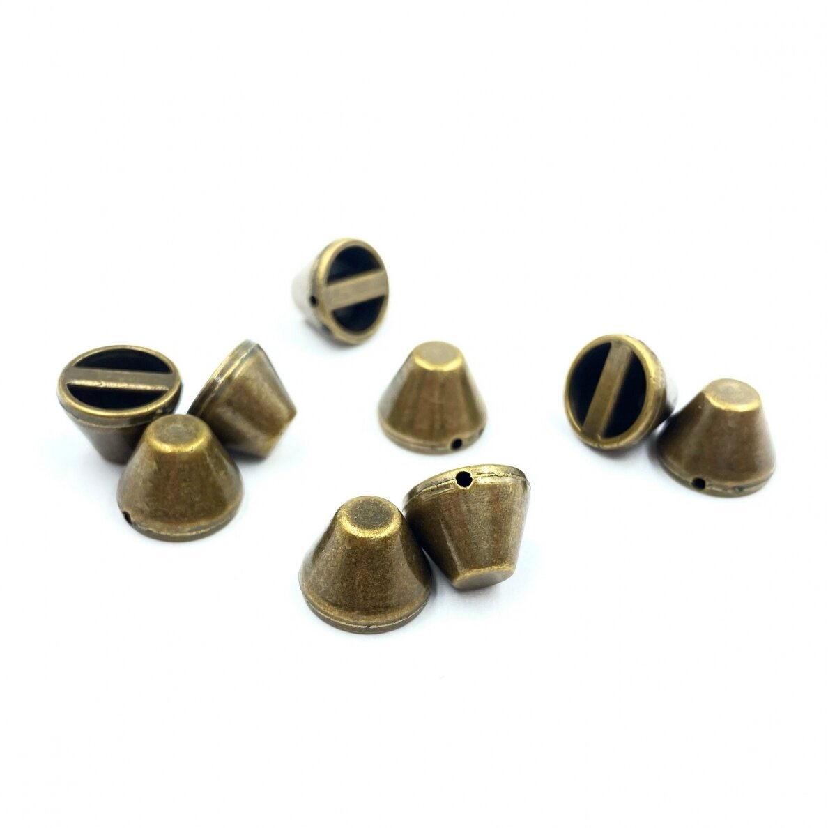 11x8mm žalvario sp. prisiuvamos plastiko kniedės, 10g (apie 23vnt.)