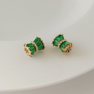 11x9mm 14k aukso sp. su žaliomis akutėmis nerūdijančio plieno intarpas, 1vnt. 11x9mm 14k aukso sp. su žaliomis akutėmis nerūdijančio plieno intarpas, 1vnt.