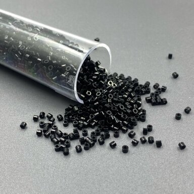 1,3x1,8mm juodos sp. biserio karoliukai, ±11g