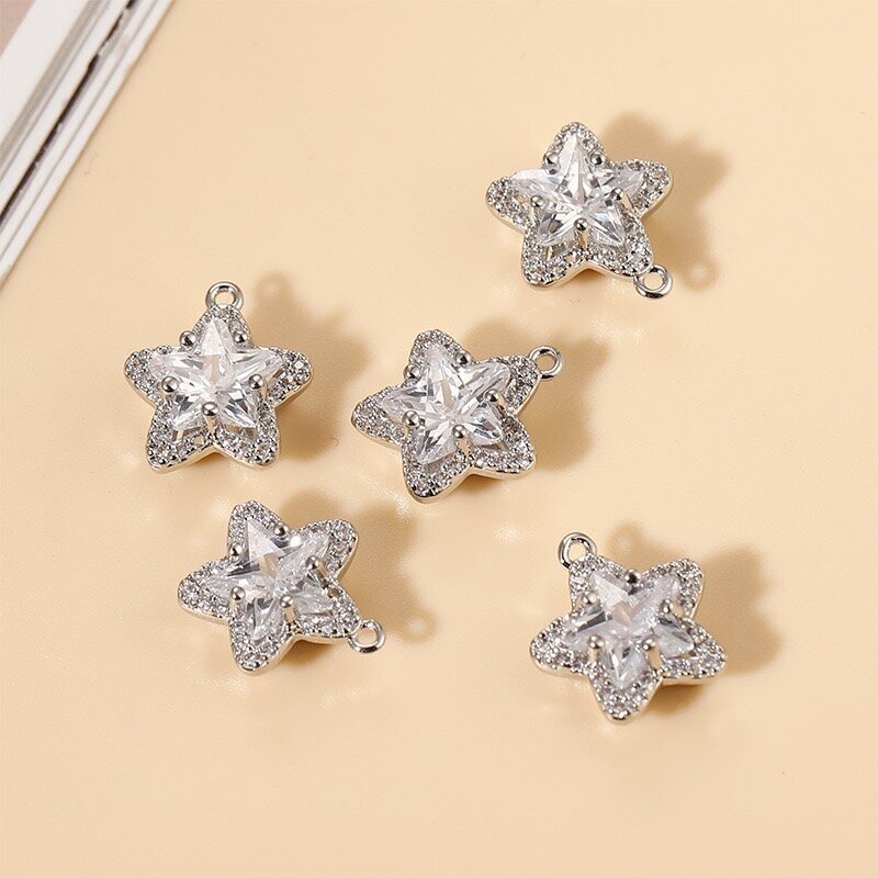 13x12mm platinos sp. nerūdijančio plieno pakabukas su cirkoniais žvaigždė, 1vnt.