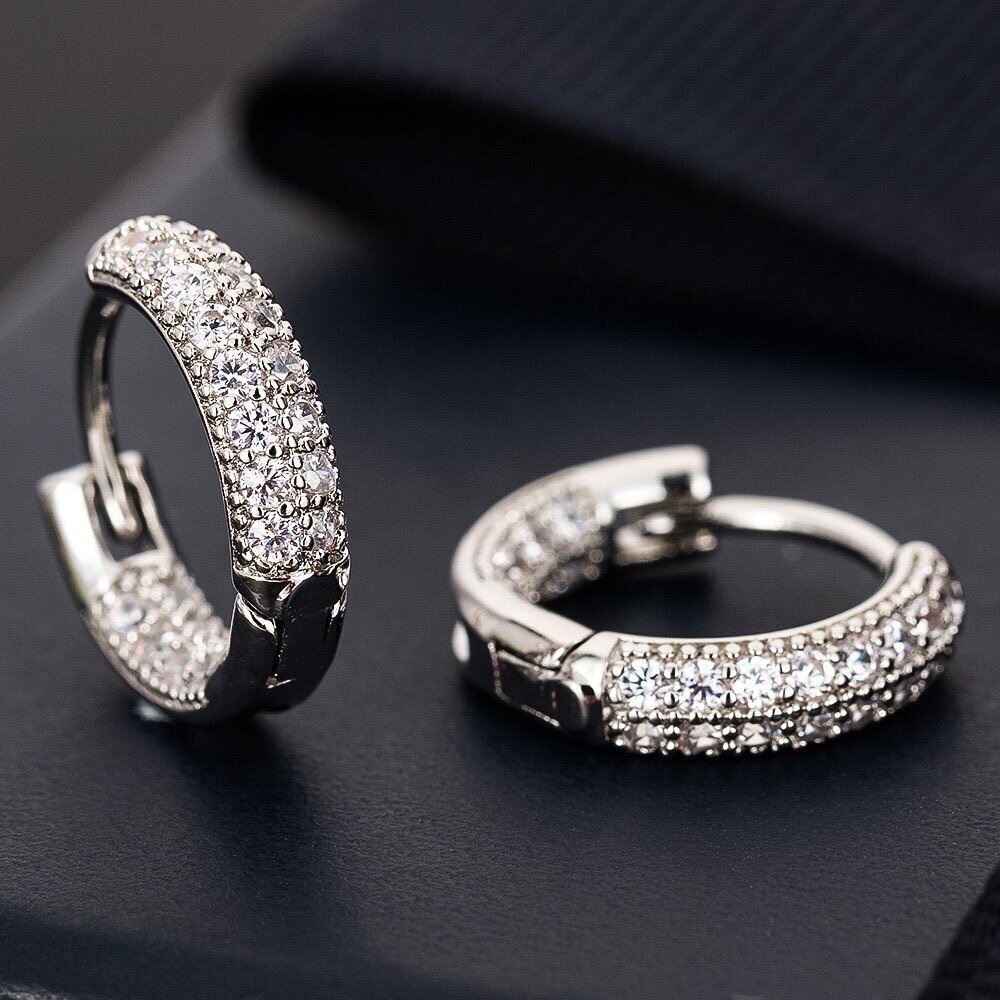 14x4mm platinos sp. nerūdijančio plieno auskarų įvėrimai su cirkoniais, 2vnt. 14x4mm platinos sp. nerūdijančio plieno auskarų įvėrimai su cirkoniais, 2vnt.