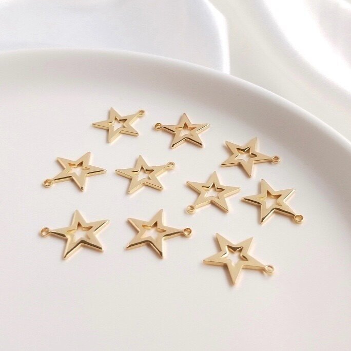 14x13mm 14k aukso sp. nerūdijančio plieno pakabukas žvaigždė, 2vnt. 14x13mm 14k aukso sp. nerūdijančio plieno pakabukas žvaigždė, 2vnt.
