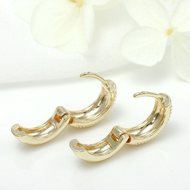13x5mm aukso sp. nerūdijančio plieno auskarų įvėrimai, 2vnt. 1 13x5mm aukso sp. nerūdijančio plieno auskarų įvėrimai, 2vnt. 1