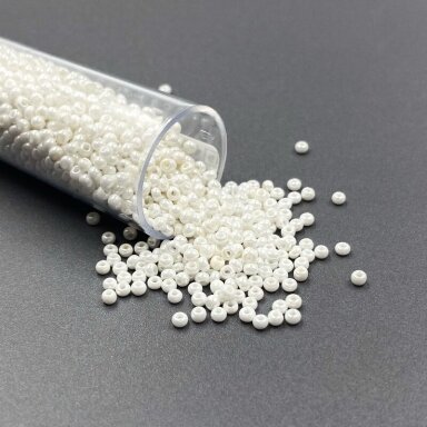 1,5x2mm kreminės sp. biserio karoliukai, ±12g