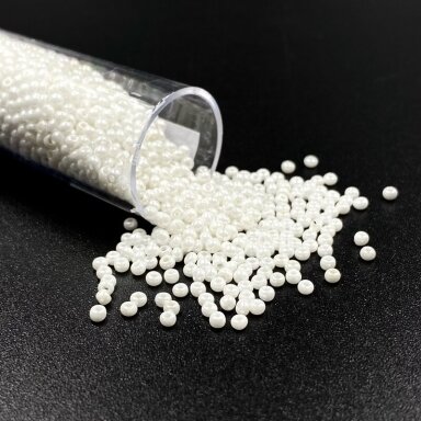 1,5x2mm kreminės sp. biserio karoliukai, ±13g