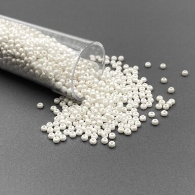 1,5x2mm matiniai kreminės sp. biserio karoliukai, ±12g