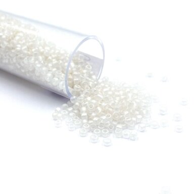 1,5x2mm švelniai kreminės AB sp. biserio karoliukai, ±11g