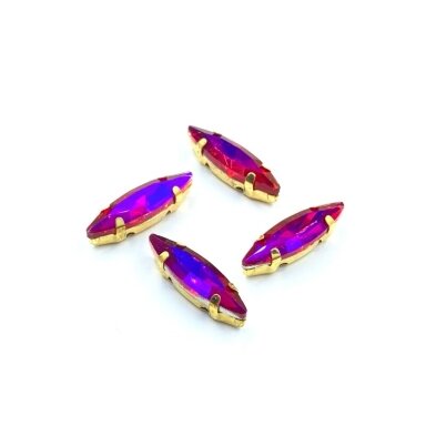 15x4mm Fuchsia sp. kristalai aukso sp. rėmeliuose, 4vnt