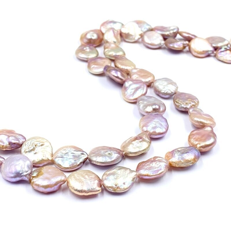 ±15x13mm rausvos sp. barokiniai perlai, 40cm juosta ±15x13mm rausvos sp. barokiniai perlai, 40cm juosta
