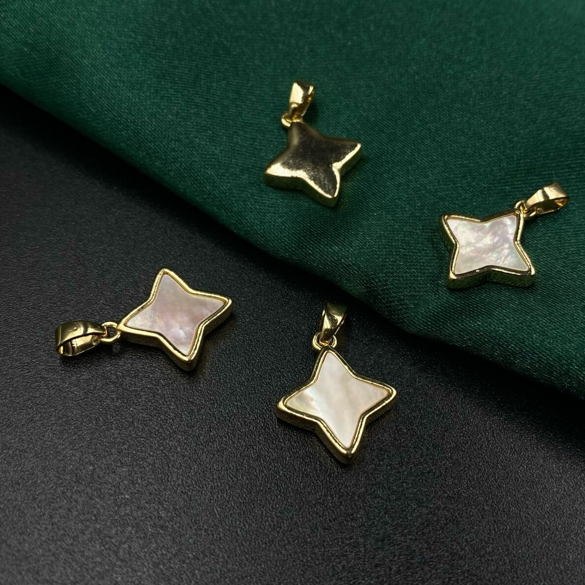 16x13mm aukso sp. nerūdijančio pakabukas žvaigždė, 1vnt.