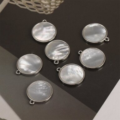 17x15mm platinos sp. nerūdijančio plieno ir kriauklės pakabukas, 1vnt.