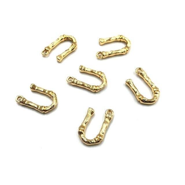 17x11mm rausvo aukso sp. nerūdijančio plieno pakabukas U raidė, 2vnt.
