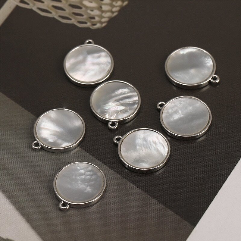 17x15mm platinos sp. nerūdijančio plieno ir kriauklės pakabukas, 1vnt. 17x15mm platinos sp. nerūdijančio plieno ir kriauklės pakabukas, 1vnt.