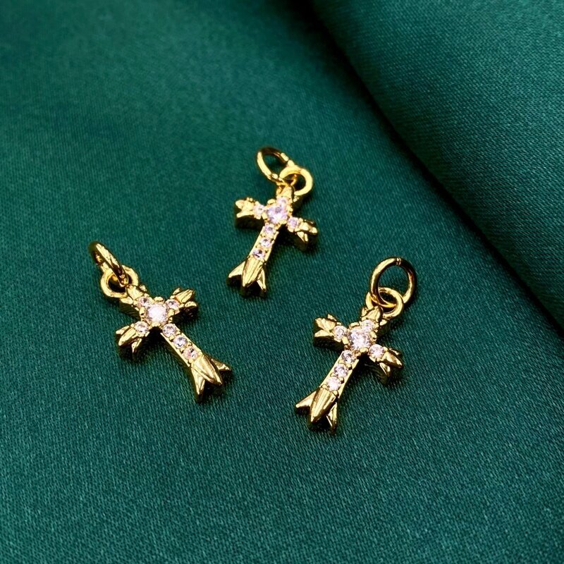 18x10mm 18k aukso sp. nerūdiojančio plieno pakabukas kryžius, 1vnt. 18x10mm 18k aukso sp. nerūdiojančio plieno pakabukas kryžius, 1vnt.