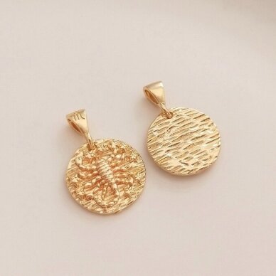 19x13mm 14k aukso sp. nerūdijančio plieno pakabukas skorpionas, 1vnt. 19x13mm 14k aukso sp. nerūdijančio plieno pakabukas skorpionas, 1vnt.
