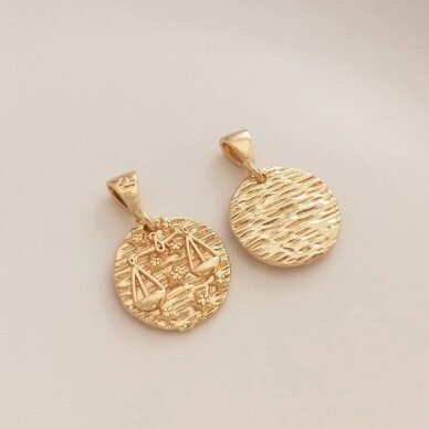 19x13mm 14k aukso sp. nerūdijančio plieno pakabukas svarstyklės, 1vnt. 19x13mm 14k aukso sp. nerūdijančio plieno pakabukas svarstyklės, 1vnt.