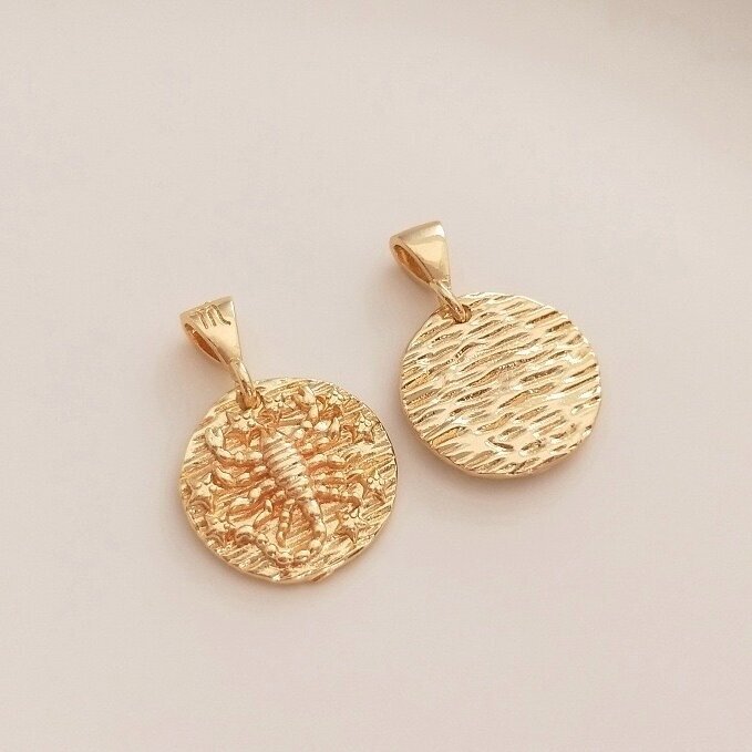 19x13mm 14k aukso sp. nerūdijančio plieno pakabukas skorpionas, 1vnt. 19x13mm 14k aukso sp. nerūdijančio plieno pakabukas skorpionas, 1vnt.