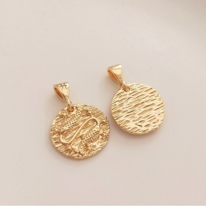 19x13mm 14k aukso sp. nerūdijančio plieno pakabukas žuvys, 1vnt. 19x13mm 14k aukso sp. nerūdijančio plieno pakabukas žuvys, 1vnt.
