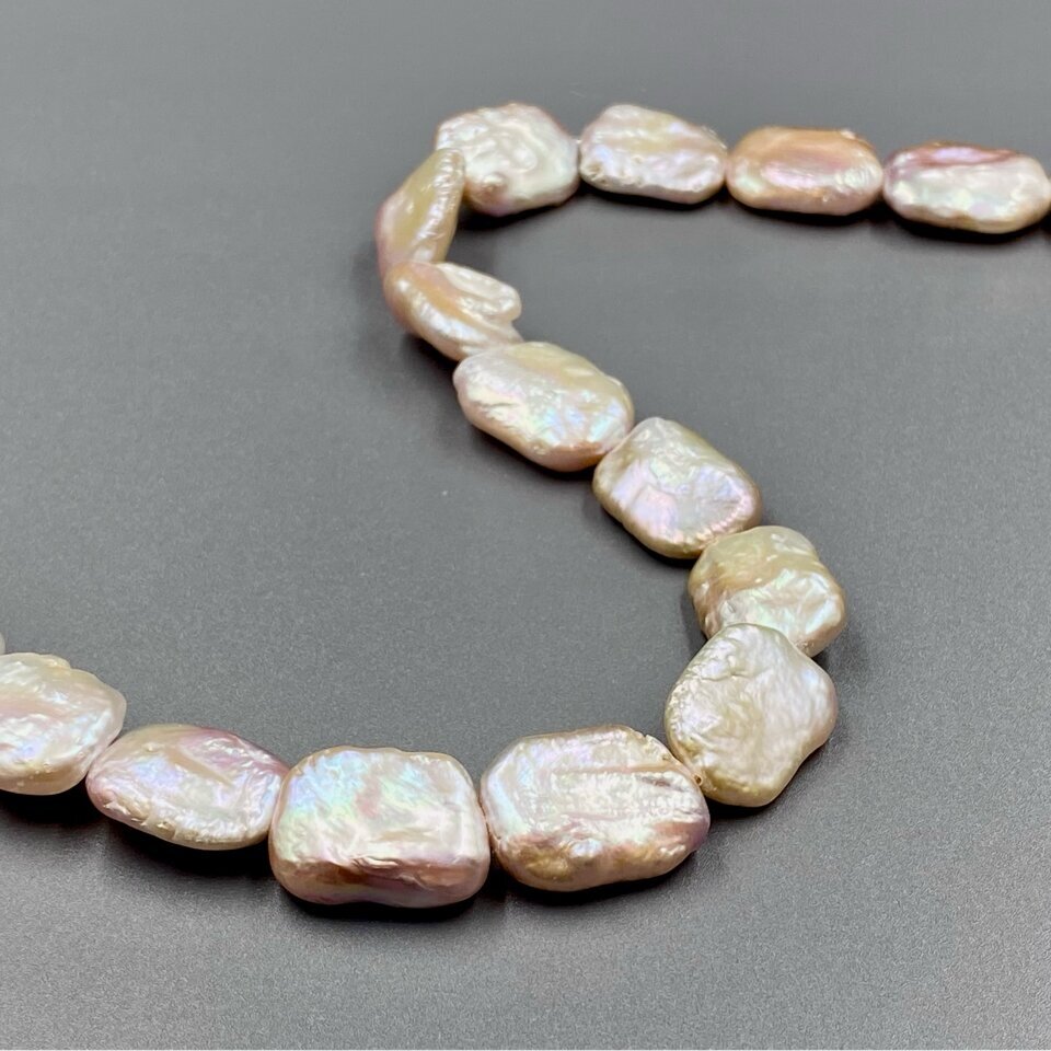 ±20x15mm rausvos sp. natūralūs gėlavandeniai barokiniai perlai, 40cm juosta ±20x15mm rausvos sp. natūralūs gėlavandeniai barokiniai perlai, 40cm juosta