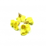 25mm geltonos sp. gėlyčių pakabukai, aukso sp. kepurėle, 4vnt.