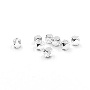 2,5mm sidabro sp. nerūdijančio plieno intarpas kubas, 8vnt. 2,5mm sidabro sp. nerūdijančio plieno intarpas kubas, 8vnt.