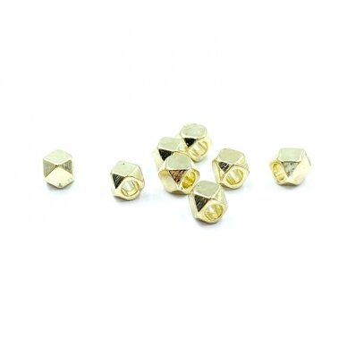 2,5mm 14k aukso sp. nerūdijančio plieno intarpas kubas, 8vnt. 2,5mm 14k aukso sp. nerūdijančio plieno intarpas kubas, 8vnt.