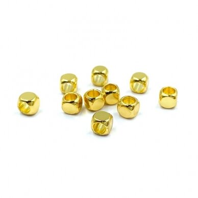 2,5mm 18k aukso sp. nerūdijančio plieno intarpas kubas, 10vnt. 2,5mm 18k aukso sp. nerūdijančio plieno intarpas kubas, 10vnt.