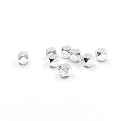 2,5mm sidabro sp. nerūdijančio plieno intarpas kubas, 8vnt. 2,5mm sidabro sp. nerūdijančio plieno intarpas kubas, 8vnt.