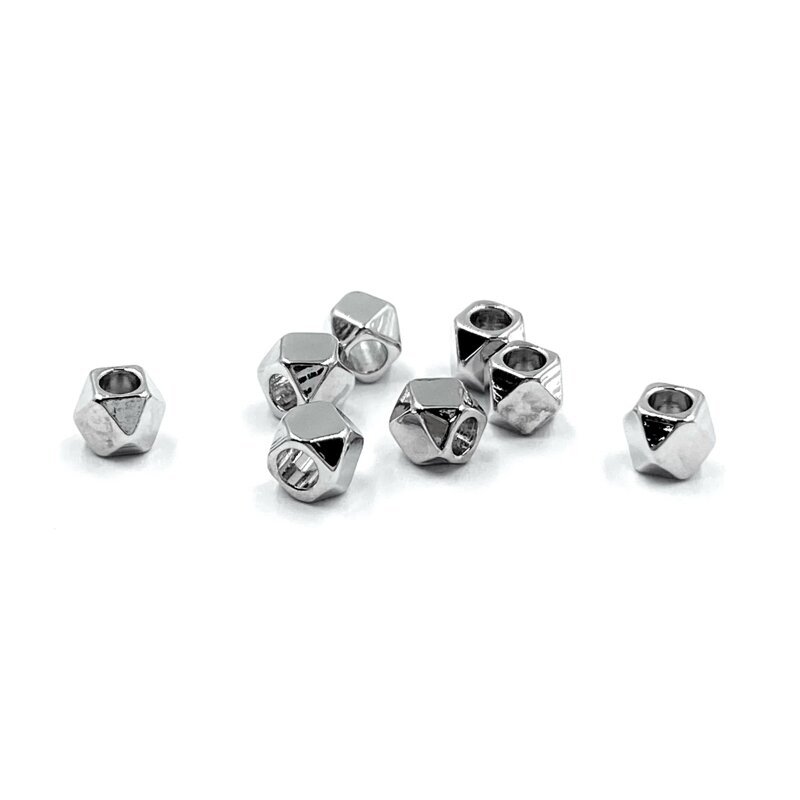 2,5mm platinos sp. nerūdijančio plieno intarpas kubas, 8vnt.