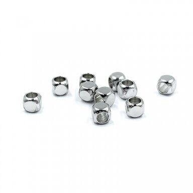 2mm platinos sp. nerūdijančio plieno intarpas kubas, 10vnt.