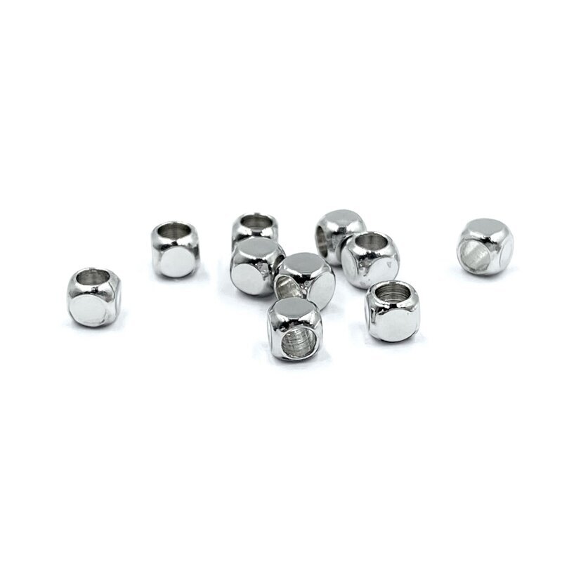 2mm platinos sp. nerūdijančio plieno intarpas kubas, 10vnt.