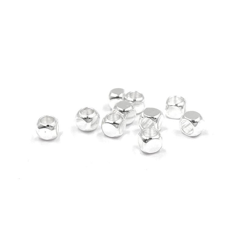 2mm sidabro sp. nerūdijančio plieno intarpas kubas, 10vnt. 2mm sidabro sp. nerūdijančio plieno intarpas kubas, 10vnt.