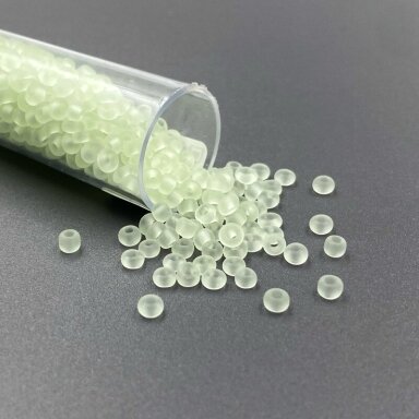 2x3mm matiniai žalsvos sp. biserio karoliukai, ±13g