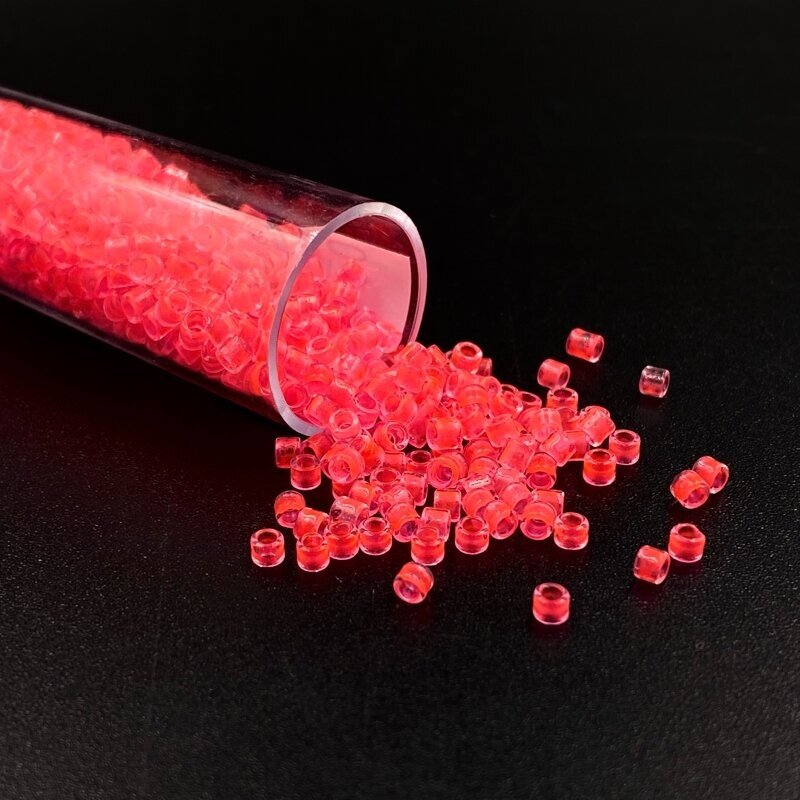 2x2,5mm ryškios rožinės sp. biserio karoliukai, ±10g