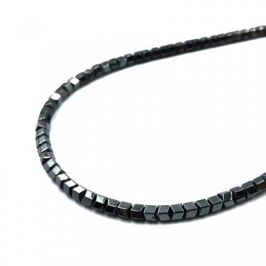 3x3mm briaunuoto šešiakampio formos hematitas, 40cm 3x3mm briaunuoto šešiakampio formos hematitas, 40cm