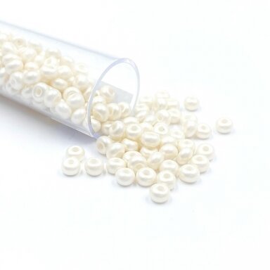 3x4mm perlamutrinės kreminės sp. biserio karoliukai, ±12g