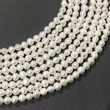 4-5mm natūralūs gėlavandeniai perlai, 36cm juosta 4-5mm natūralūs gėlavandeniai perlai, 36cm juosta