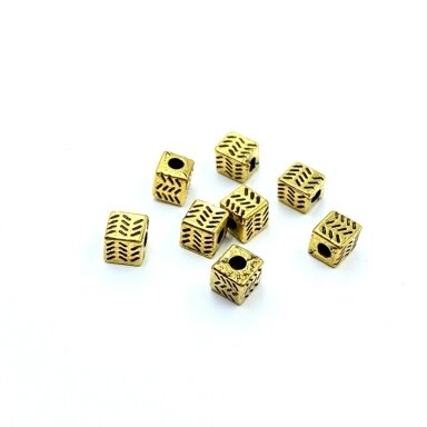 4x4mm aukso sp. intarpai, 42vnt.