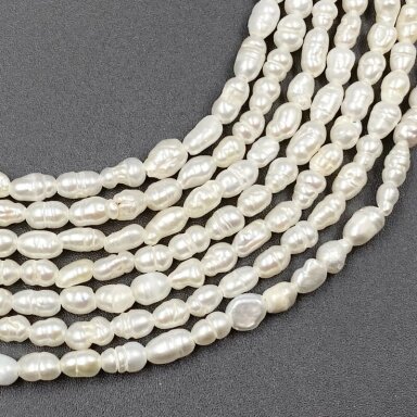 5mm natūralūs gėlavandeniai perlai, 35cm juosta