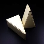 65x110x47mm gelsvos sp. popierinė trikampio formos dėžutė, 1vnt.