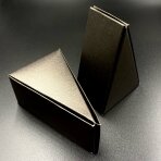 65x110x47mm rudos sp. popierinė trikampio formos dėžutė, 1vnt.
