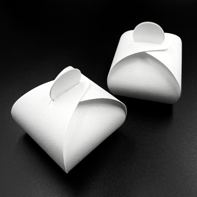 66x66x50mm baltos sp. popierinė dėžutė, 1vnt. 66x66x50mm baltos sp. popierinė dėžutė, 1vnt.
