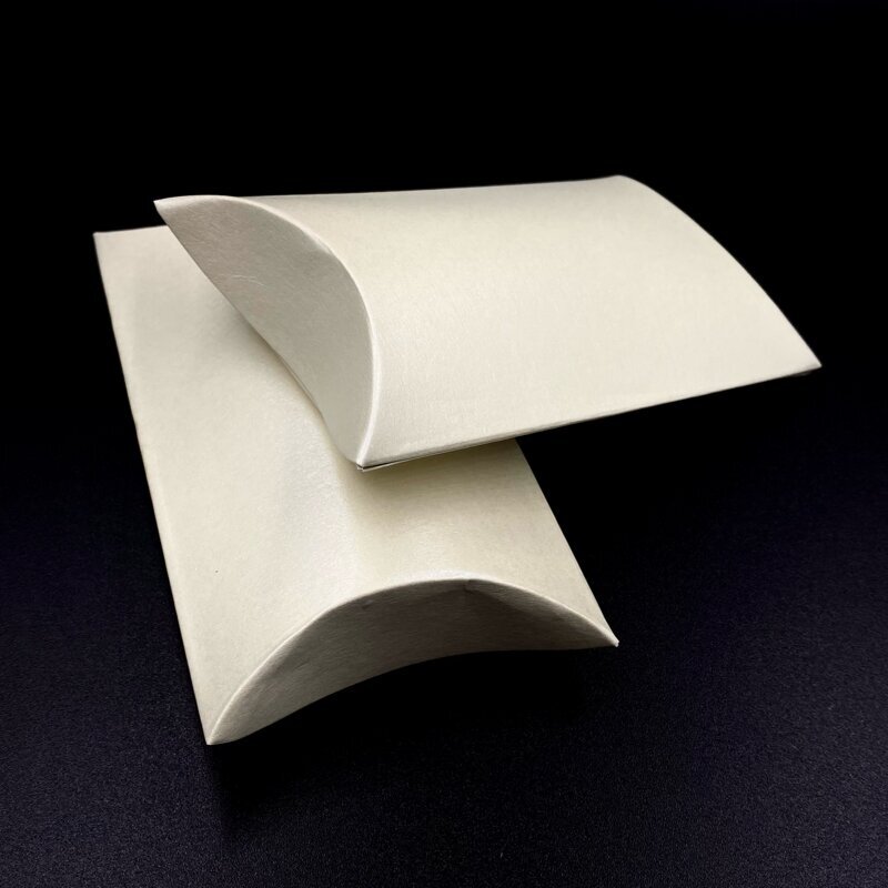 70x100x25mm šampaninės sp. pagalvėlės formos dėžutė, 1vnt. 70x100x25mm šampaninės sp. pagalvėlės formos dėžutė, 1vnt.