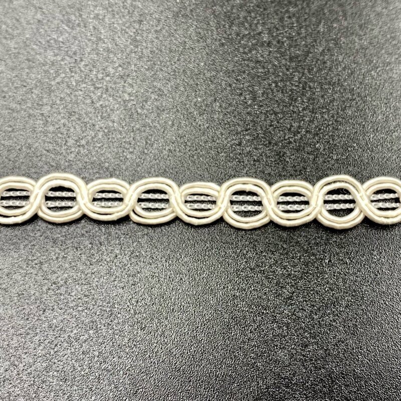 7mm kreminės sp. sintetinis nėrinys, 1m
