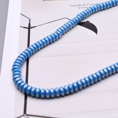 7x3mm perlamutrinės mėlynos sp. disko formos polimerionio molio karoliukai, 40cm juosta 7x3mm perlamutrinės mėlynos sp. disko formos polimerionio molio karoliukai, 40cm juosta