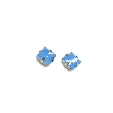 8mm mėnulio melsvos sp. kristalai sidabro sp. rėmeliuose, 2vnt