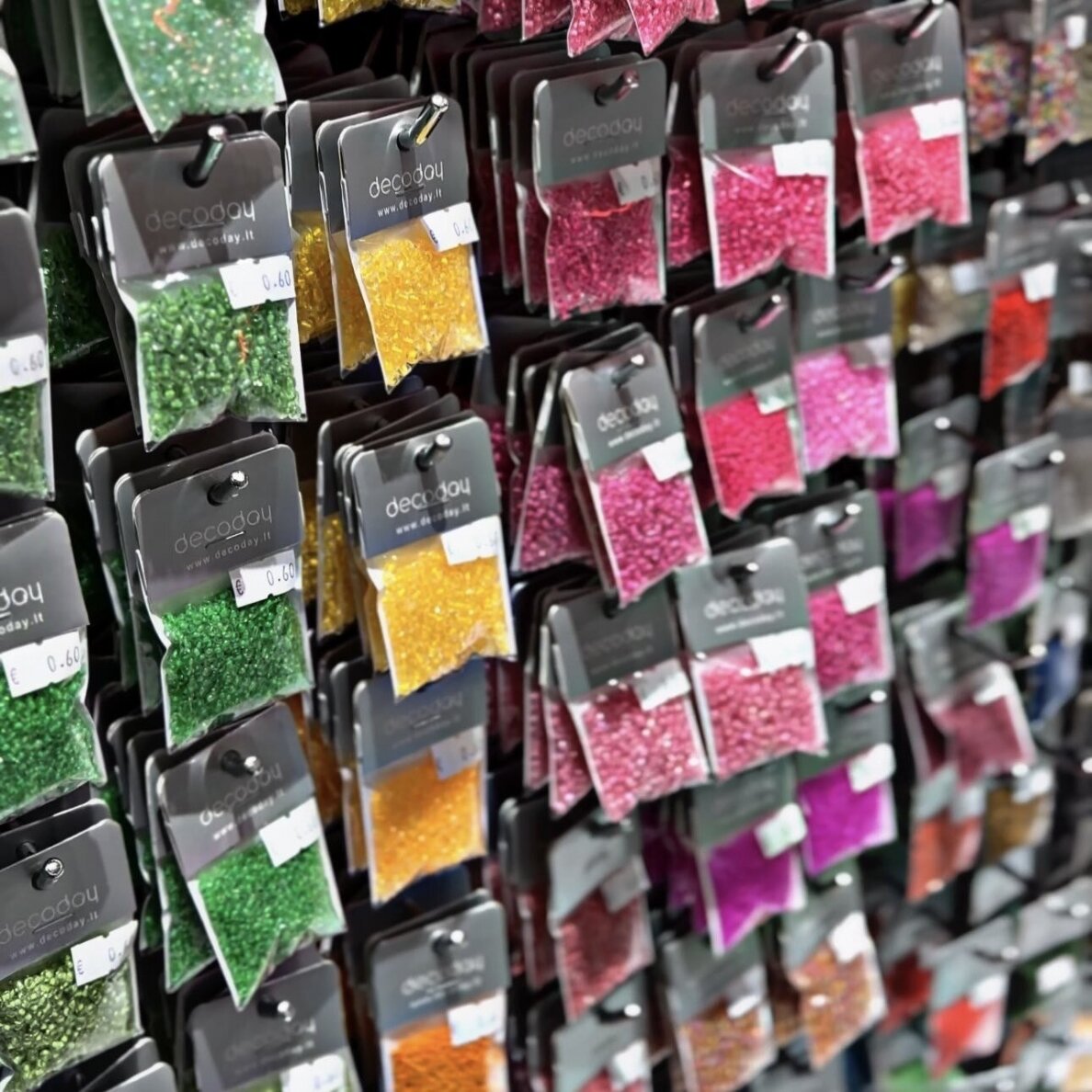 Biserio karoliukų mix, 100 pakuočių. 1 Biserio karoliukų mix, 100 pakuočių. 1