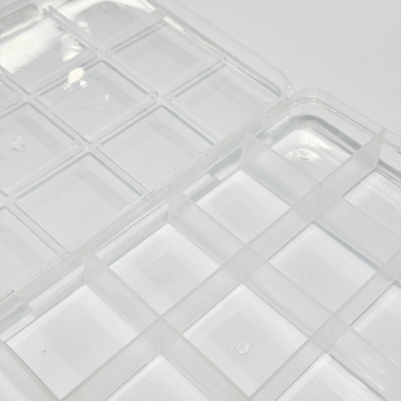 Plastikinė dėžutė, skaidrios sp. 15 skyrių, 1vnt. 1 Plastikinė dėžutė, skaidrios sp. 15 skyrių, 1vnt. 1