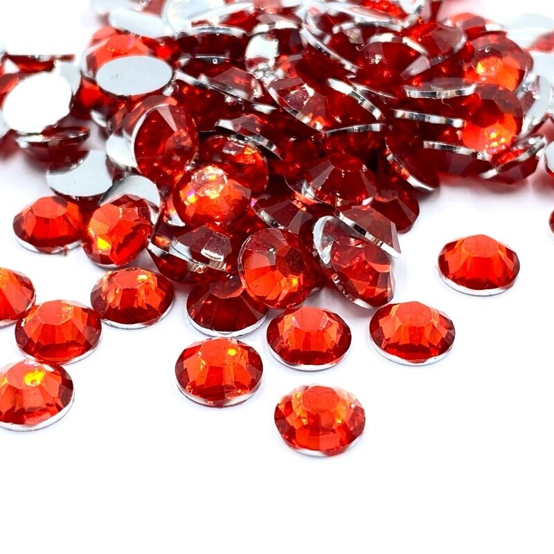 SS34 (7,1-7,2mm) raudonos sp. ne hotfix plastiko kristalai, ±140vnt.